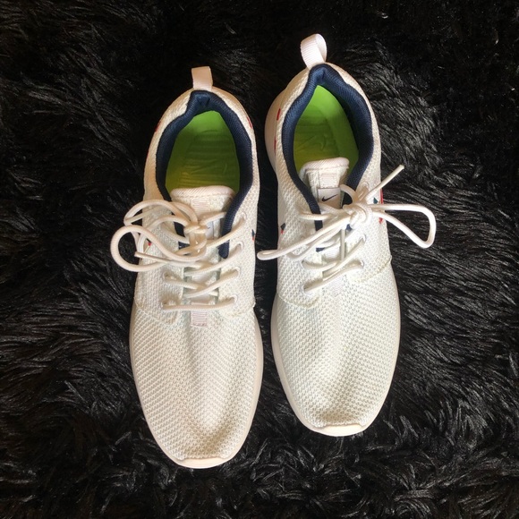 NWOT Nike white w/ American flag sneakers 8.5 - Picture 3 of 5